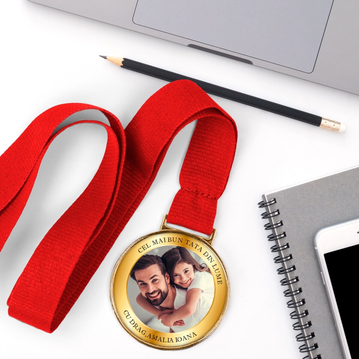 Medalie personalizată cu o poză și text 