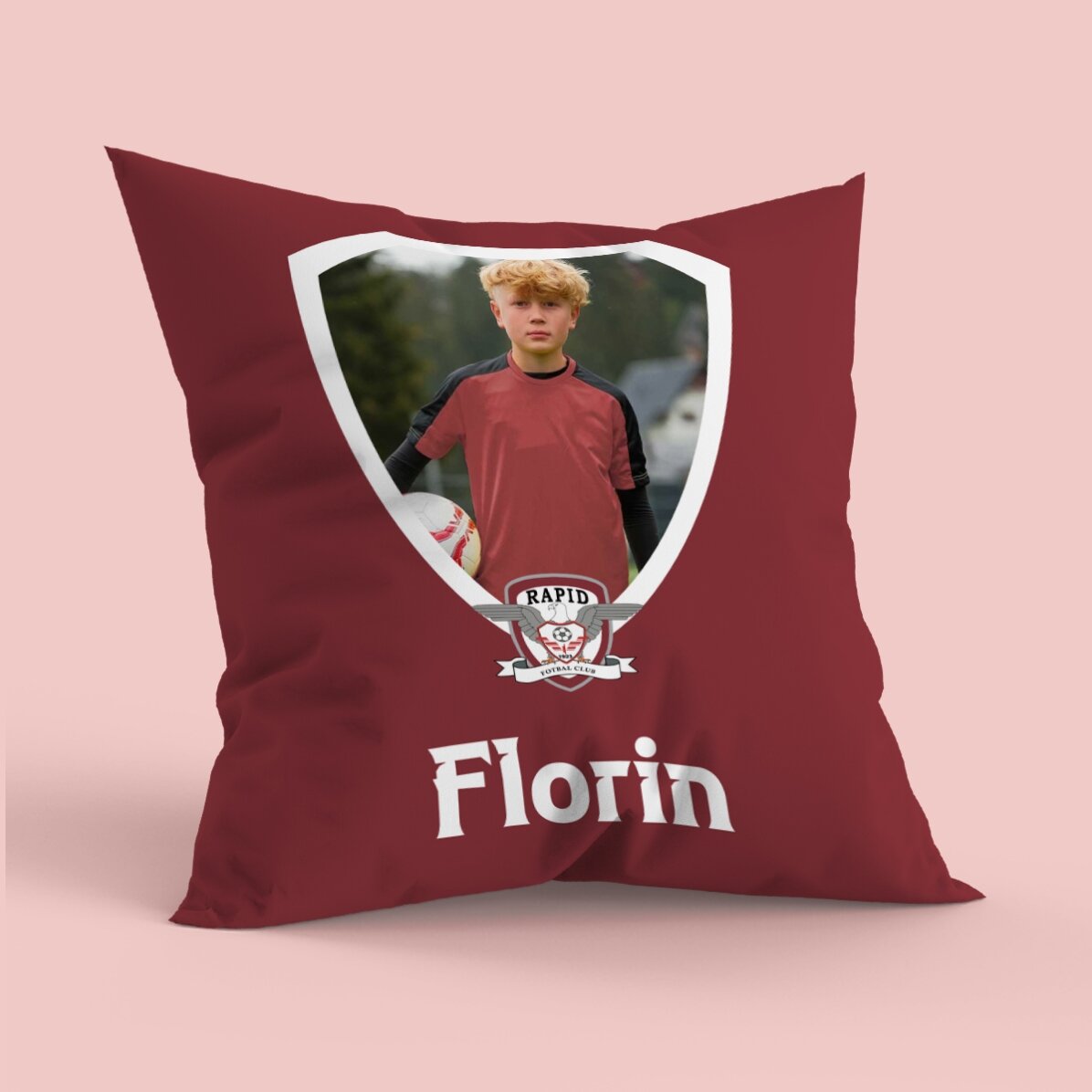 Pernă FC Rapid 1923 personalizată cu text, format mare - Nume și poză