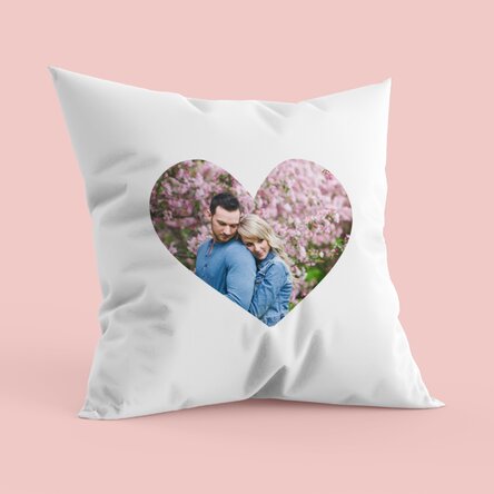 Pernă personalizată cu o poză în formă de inimă