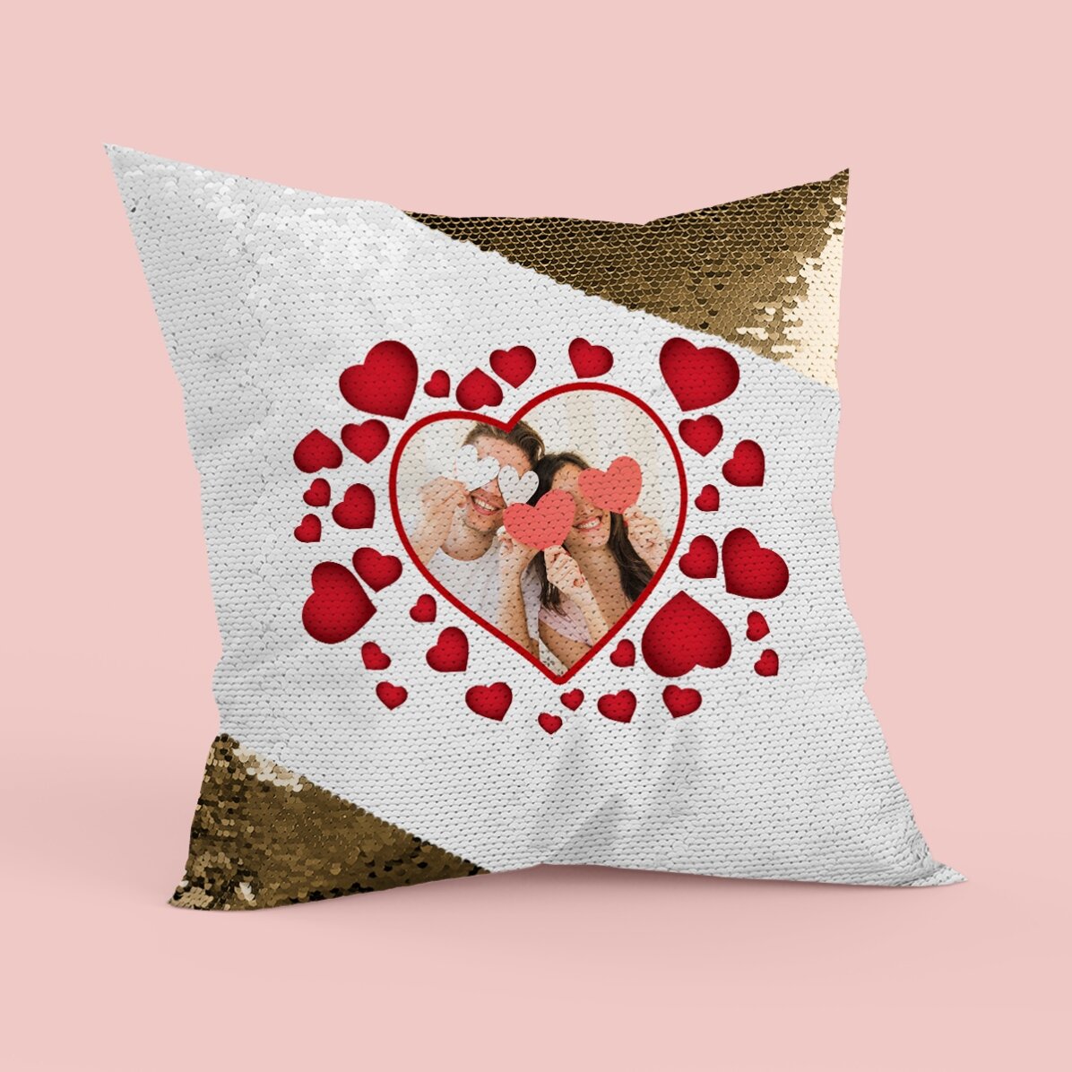 Pernă personalizată cu o poză și inimioare - Paiete aurii