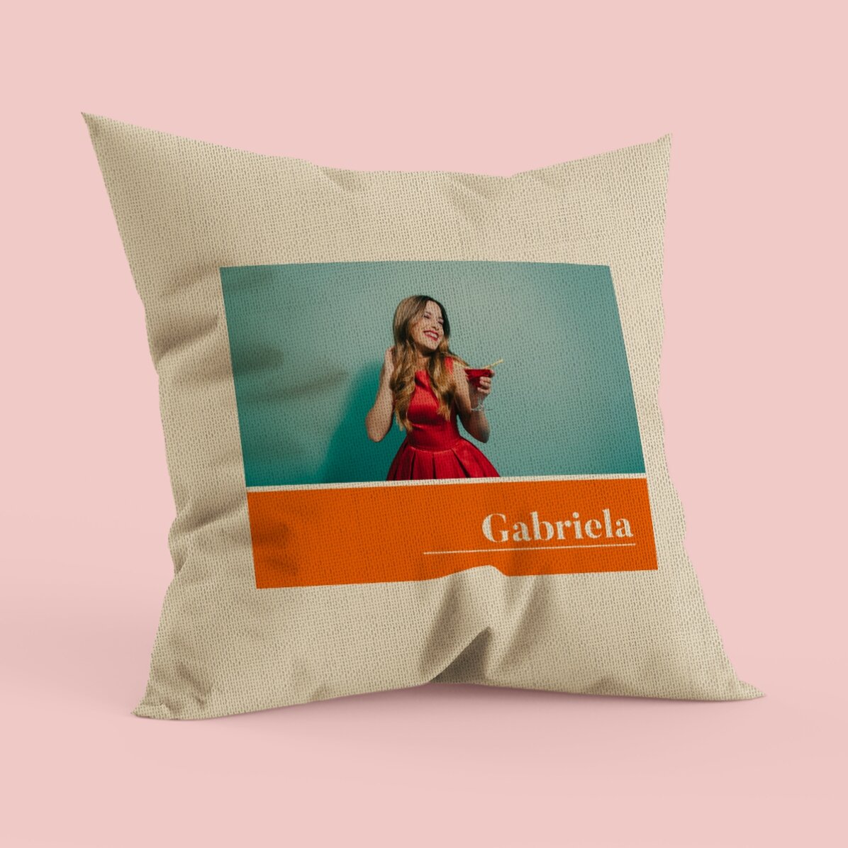 Pernă personalizată cu o poză și numele tău - In