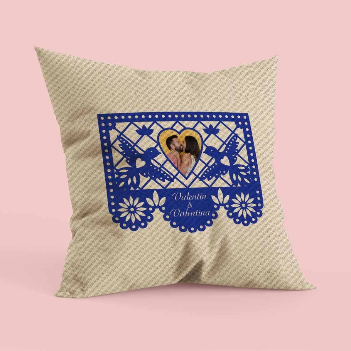 Pernă personalizată cu o poză și text - Doves In