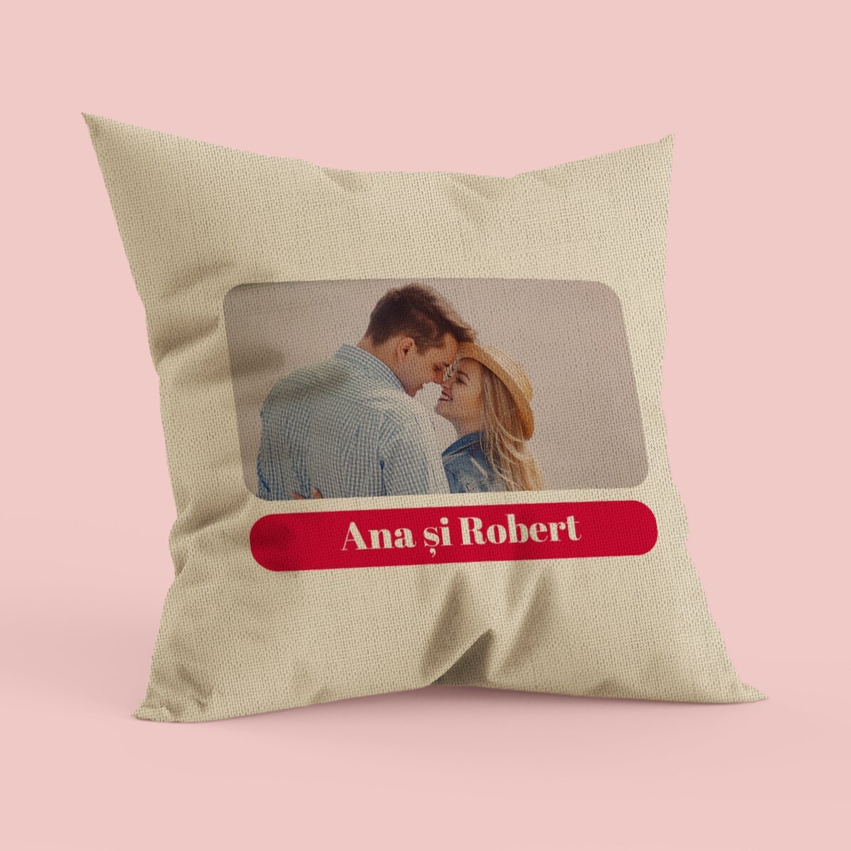 Pernă personalizată cu o poză și text - In