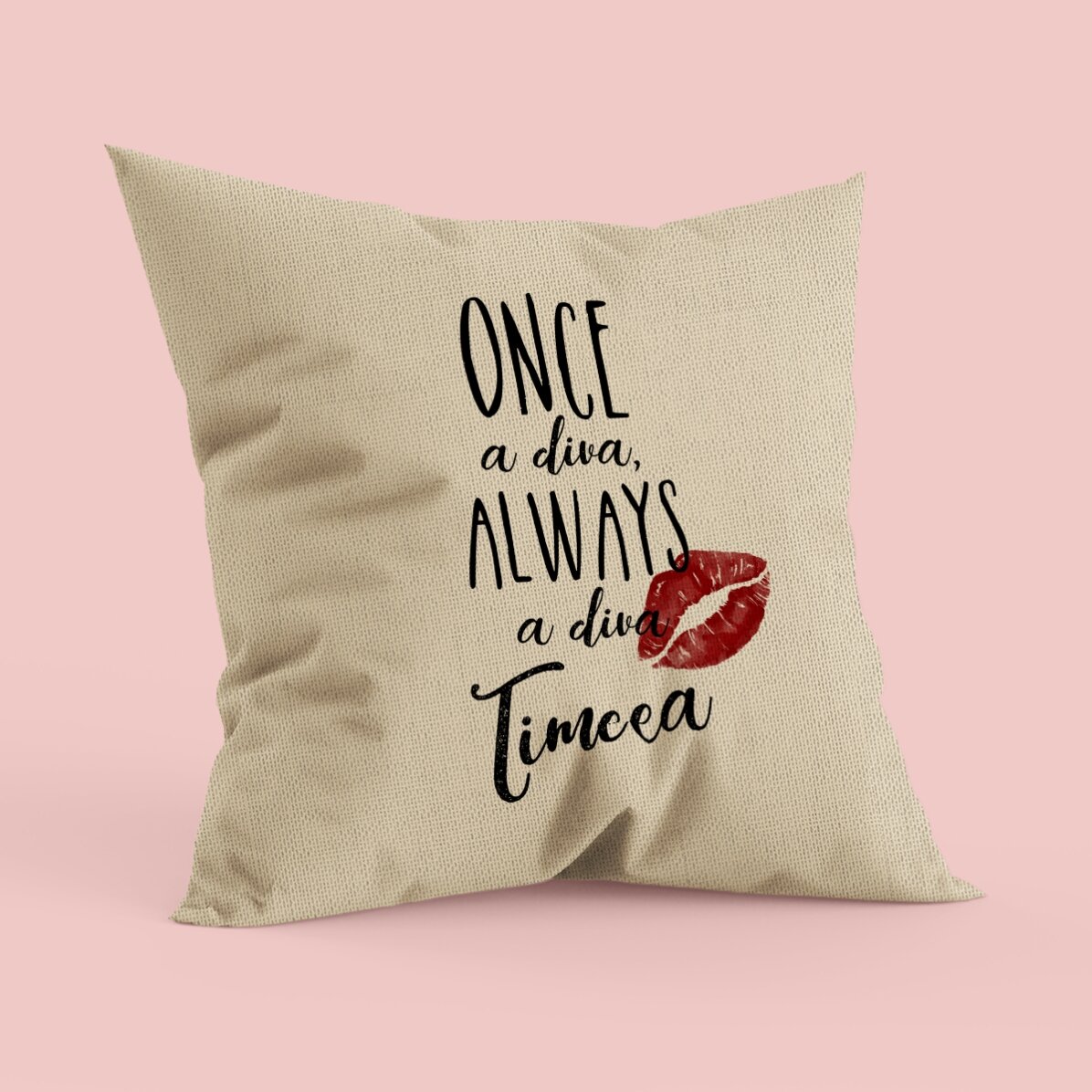 Pernă personalizată cu text - Diva - In