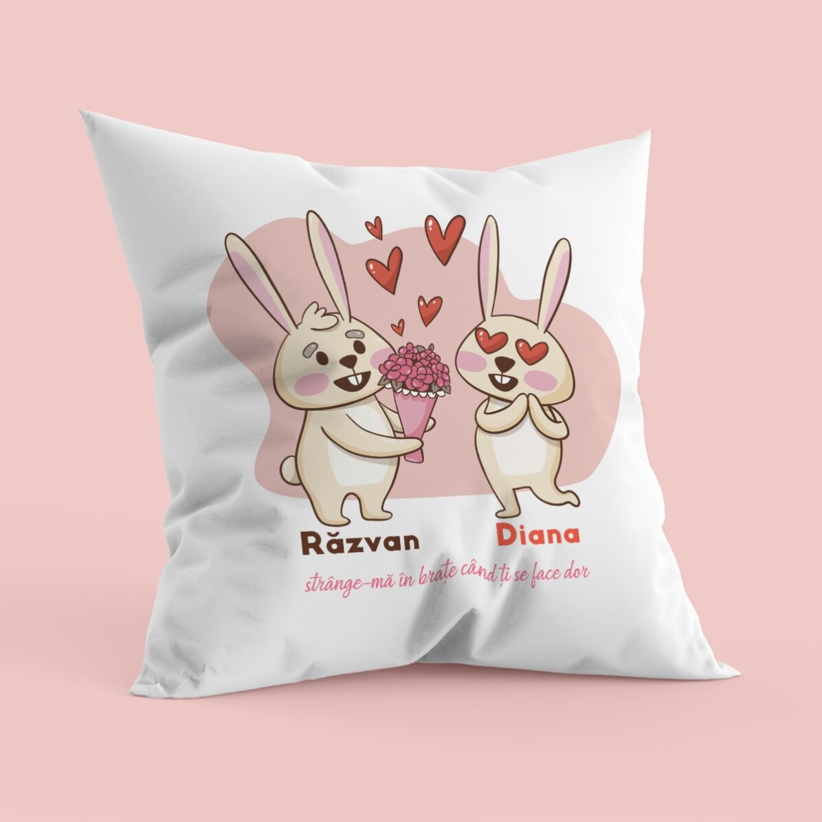 Pernă personalizată cu text - Strânge-mă în brațe