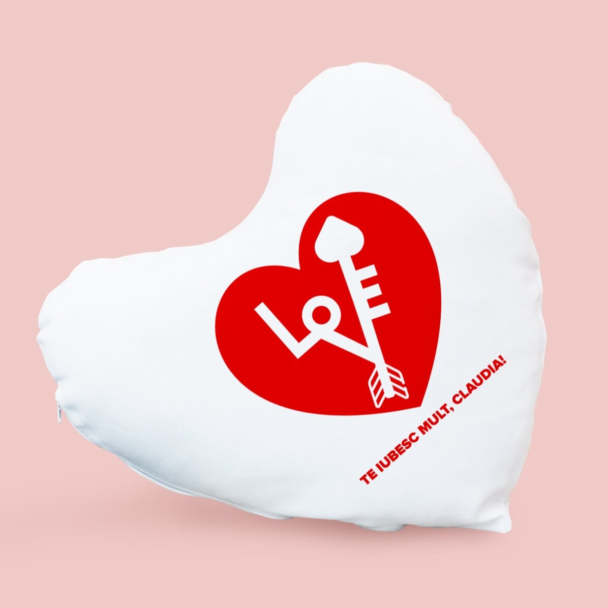 Pernă personalizată în formă de inimă - #love