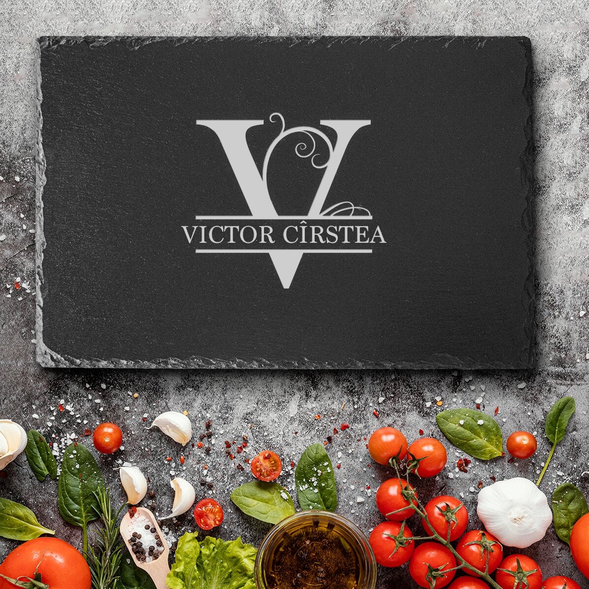 Placă de ardezie gravată personalizată cu monogramă și text