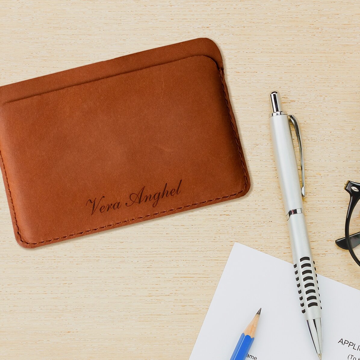 Portofel din piele personalizat cu nume pe mijloc