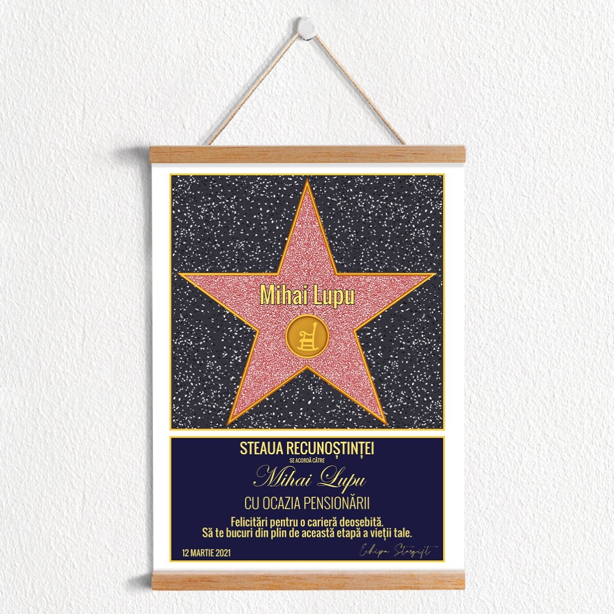 Poster cu agățătoare personalizat cu text - Steaua recunoștinței pentru pensionare