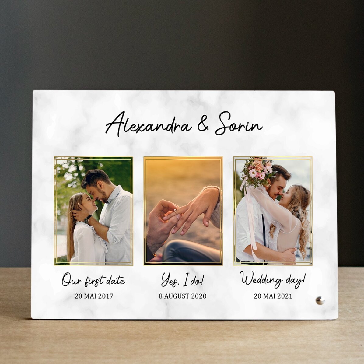 Ramă foto de birou personalizată cu 3 poze și text - Our love story