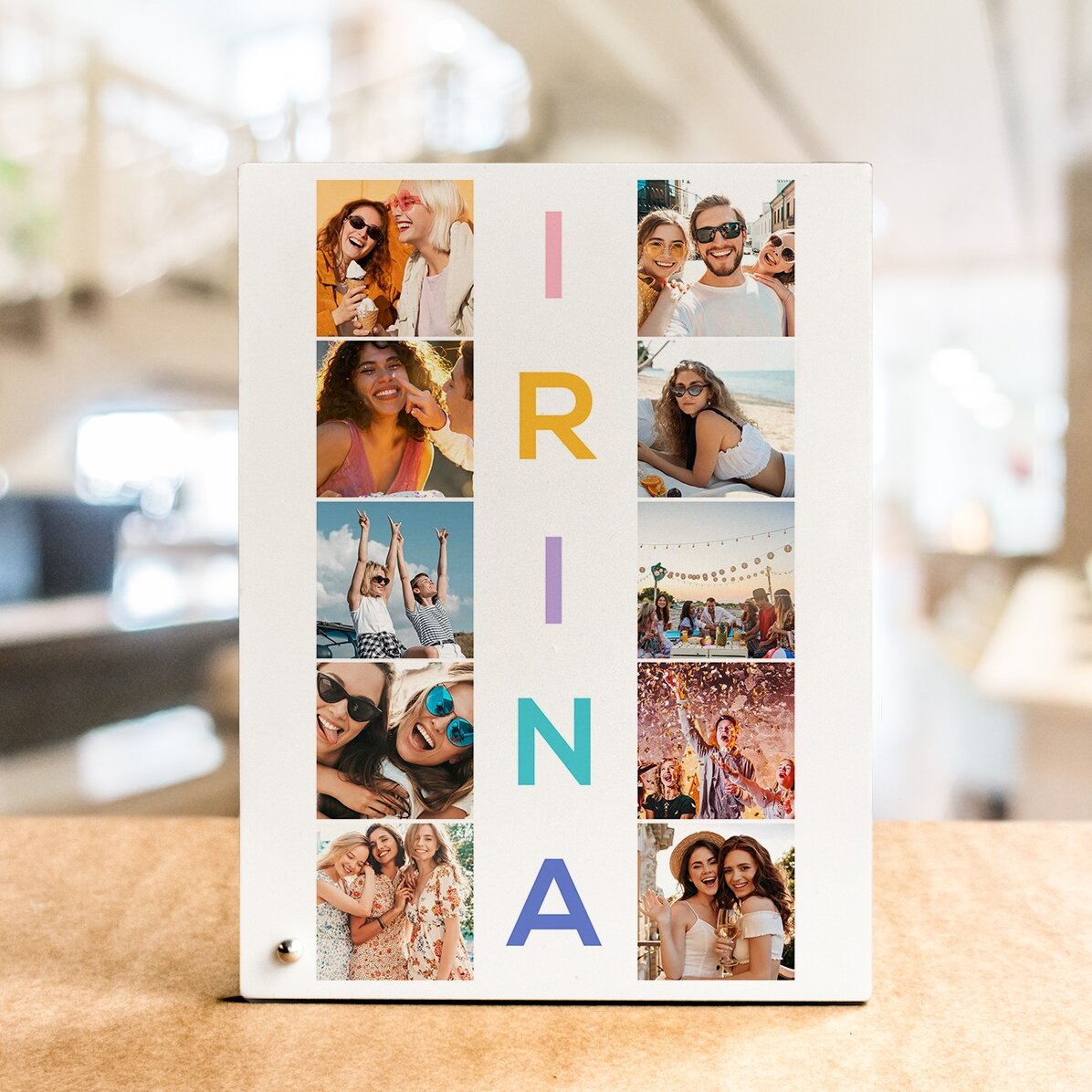 Ramă foto de birou personalizată cu 10 poze și nume din 5 litere pe verticală