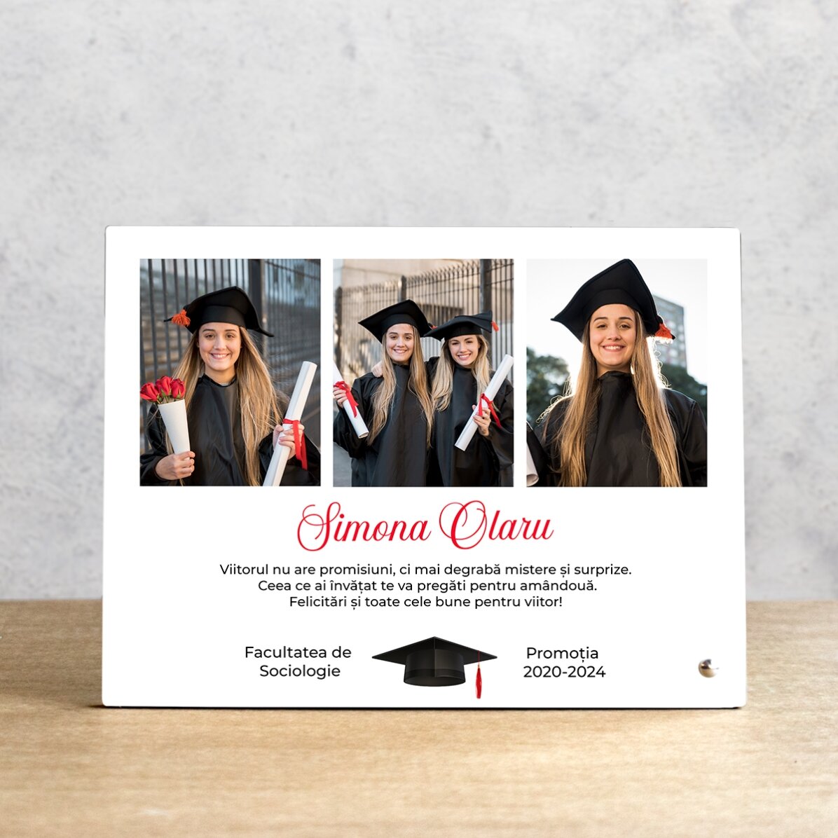 Ramă foto de birou personalizată cu 3 poze și text - Graduation