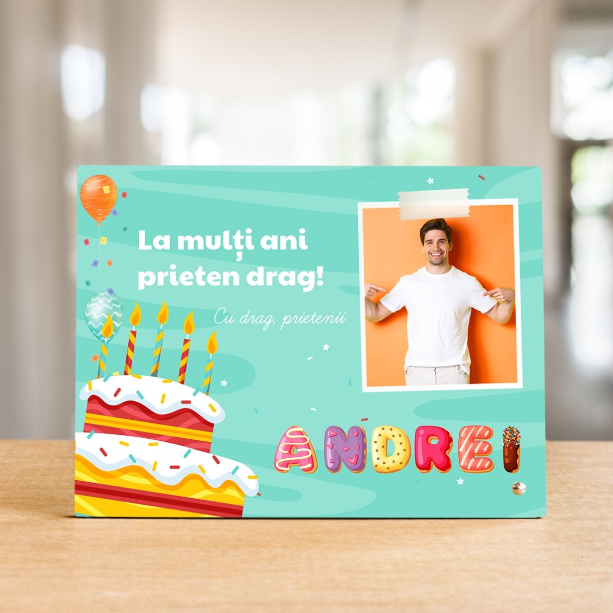 Ramă foto de birou personalizată cu o poză, text și nume special - Zi de naștere