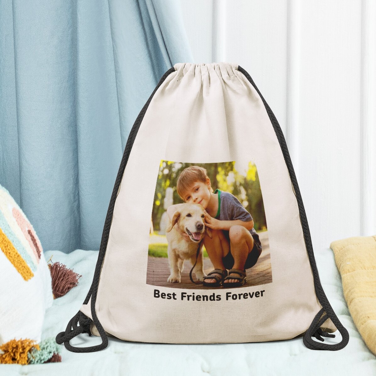 Rucsac personalizat cu o poză pătrată și text 