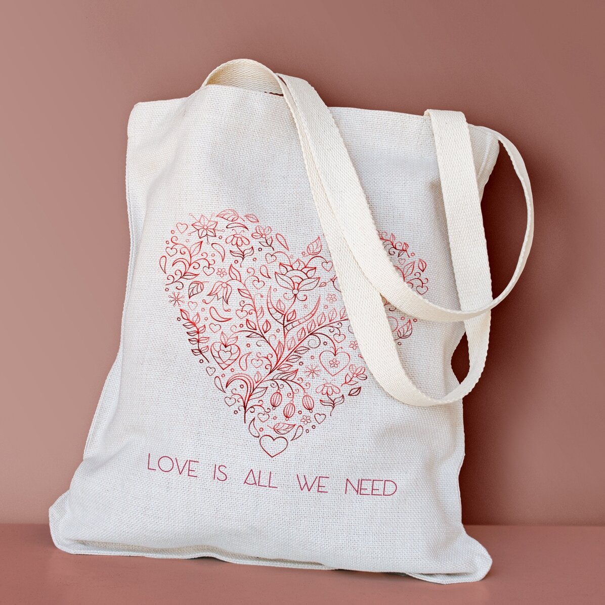 Sacoșă personalizată cu text -  Love is all we need