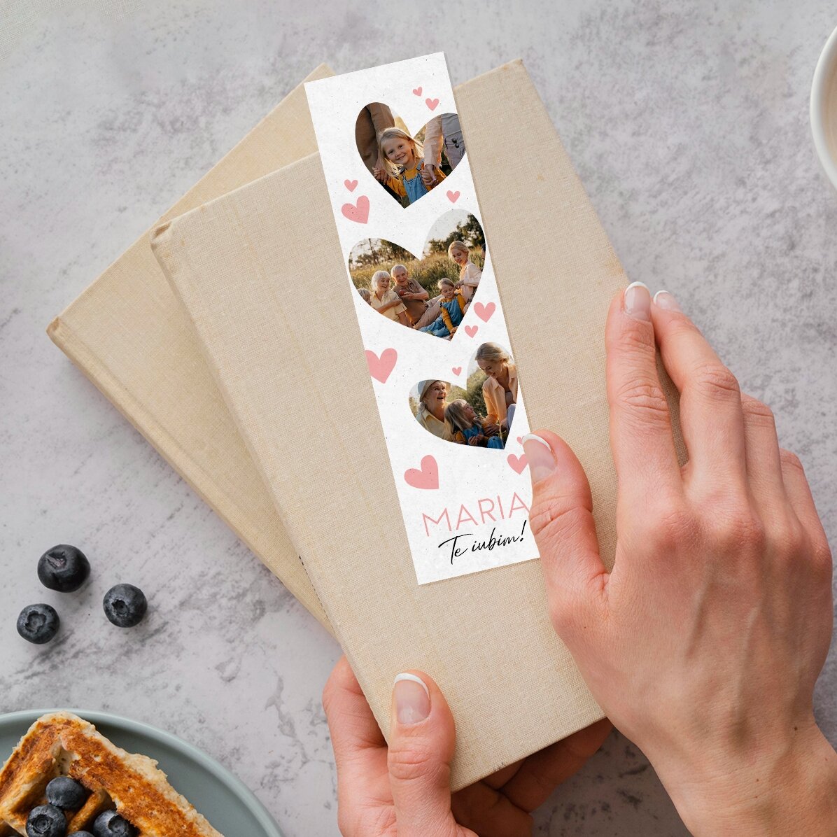 Semn de carte personalizat cu 3 poze și text - Lovely