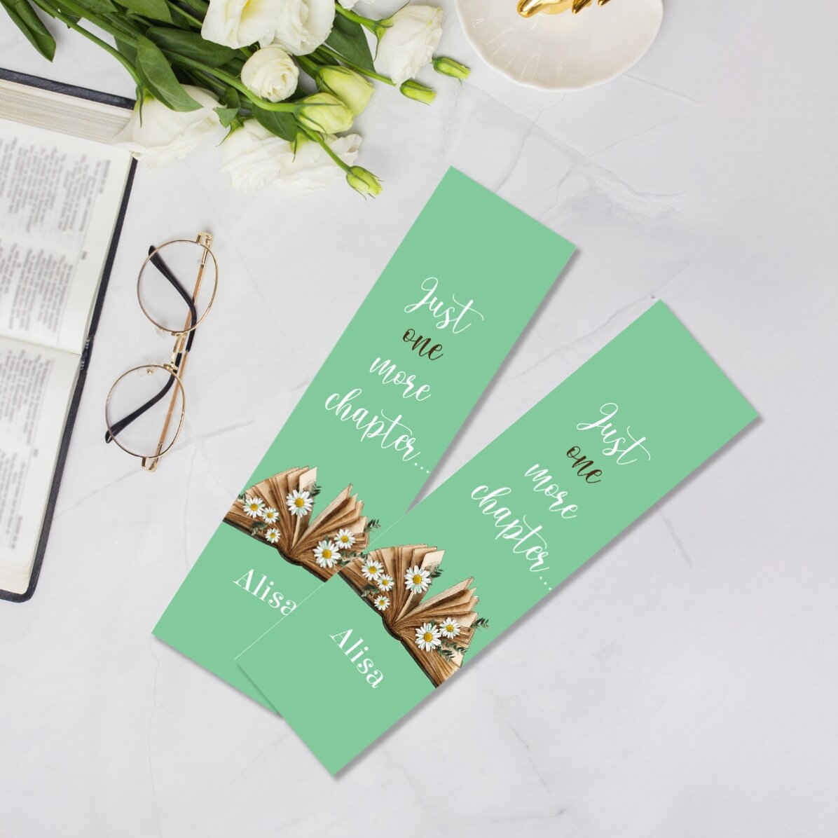 Semn de carte personalizat cu text - Just one more chapter