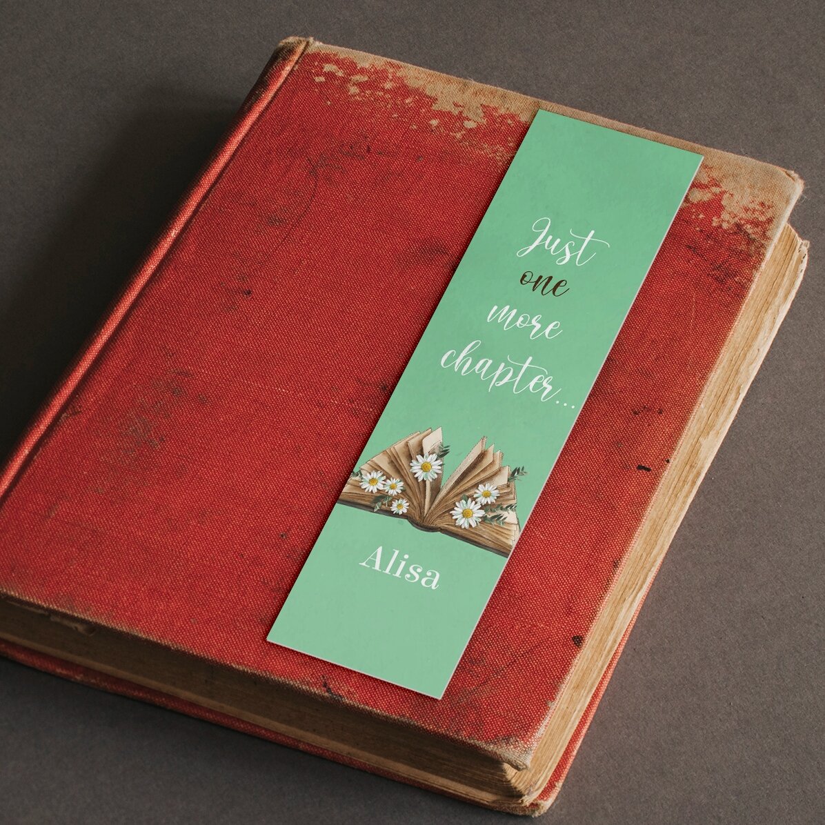 Semn de carte personalizat cu text - Just one more chapter