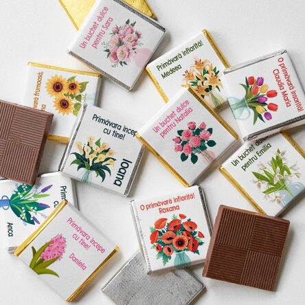 Комплект от 10 мини шоколадови бонбона с персонализиран текст - Цветя