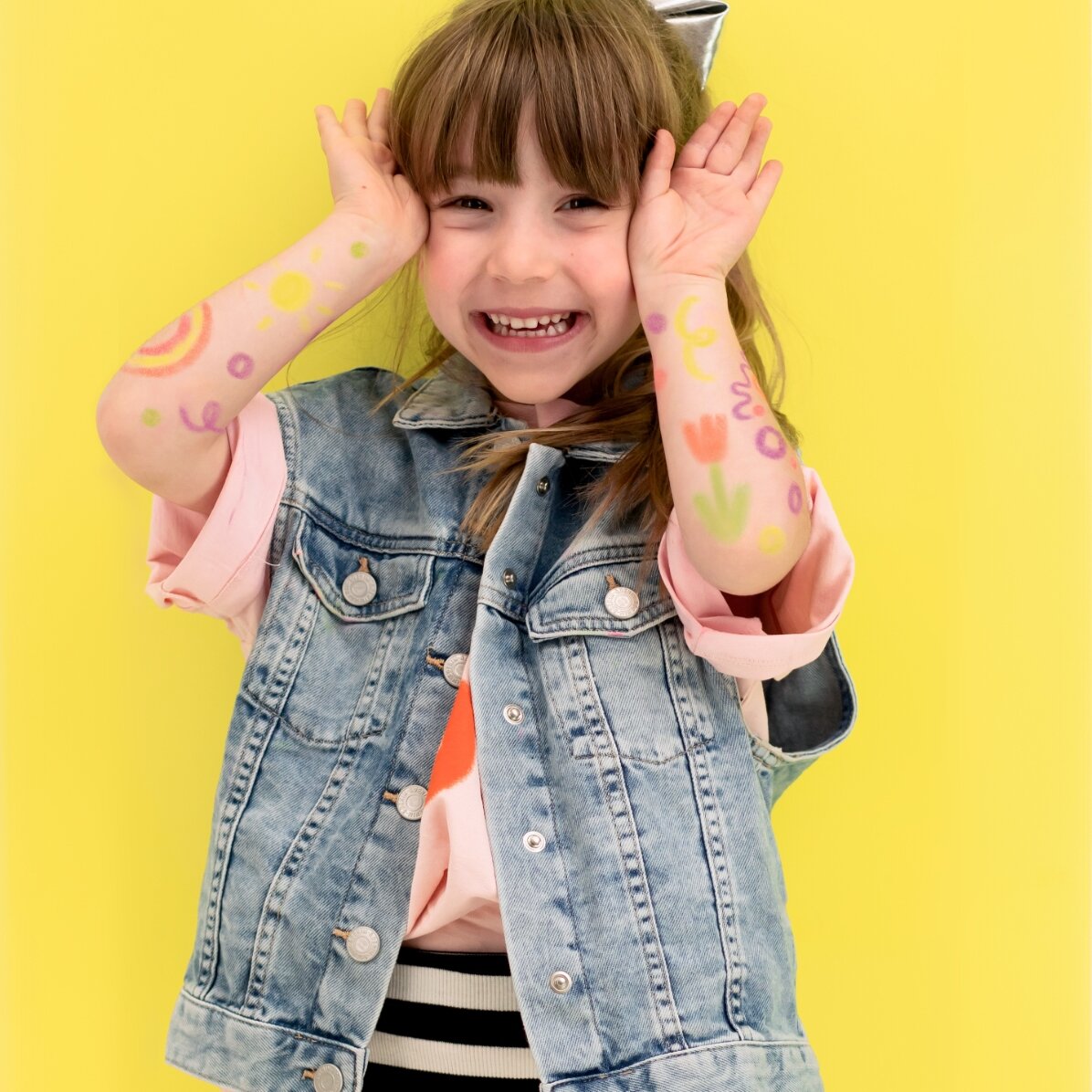 Set creioane colorate pictură pe față