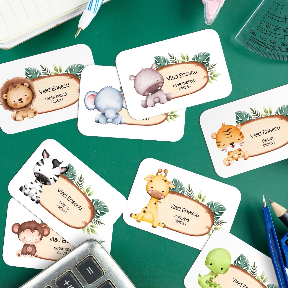Set de 8 stickere (etichetă autoadezivă) personalizate pentru școală cu text - Animăluțe