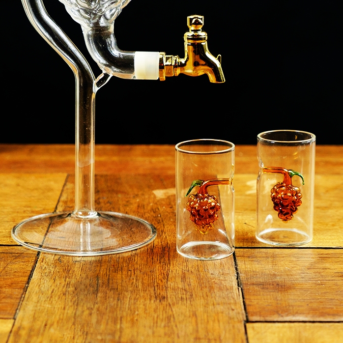 Set sticlă pentru țuică cu 2 păhărele