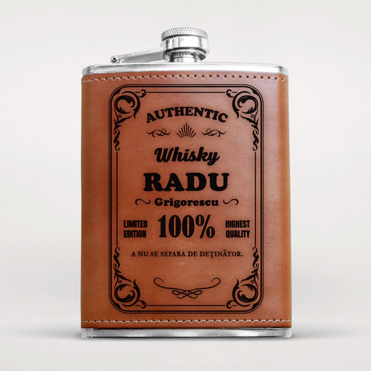 Sticlă de buzunar personalizată îmbrăcată în piele - Authentic Drink