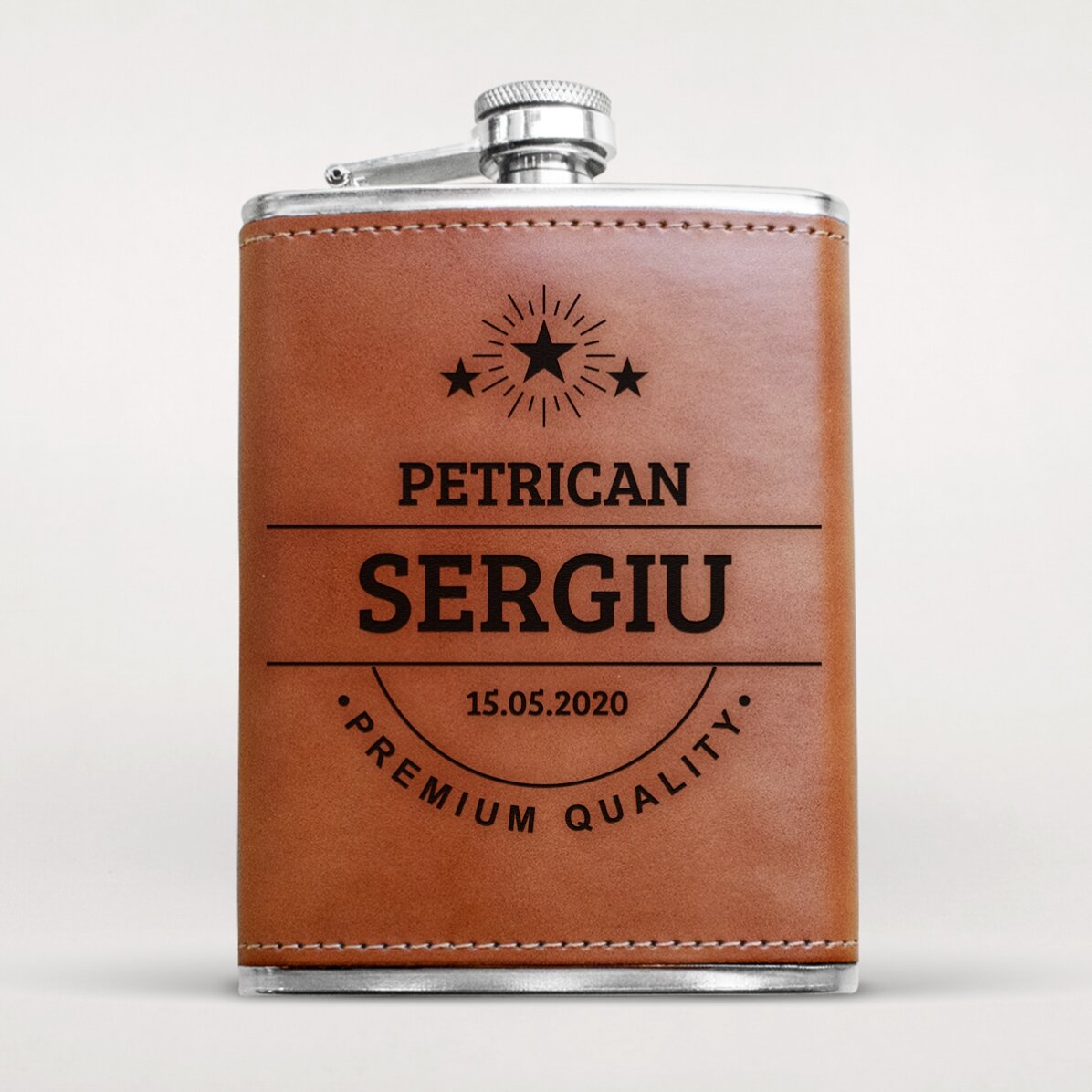 Sticlă de buzunar personalizată îmbrăcată în piele cu nume