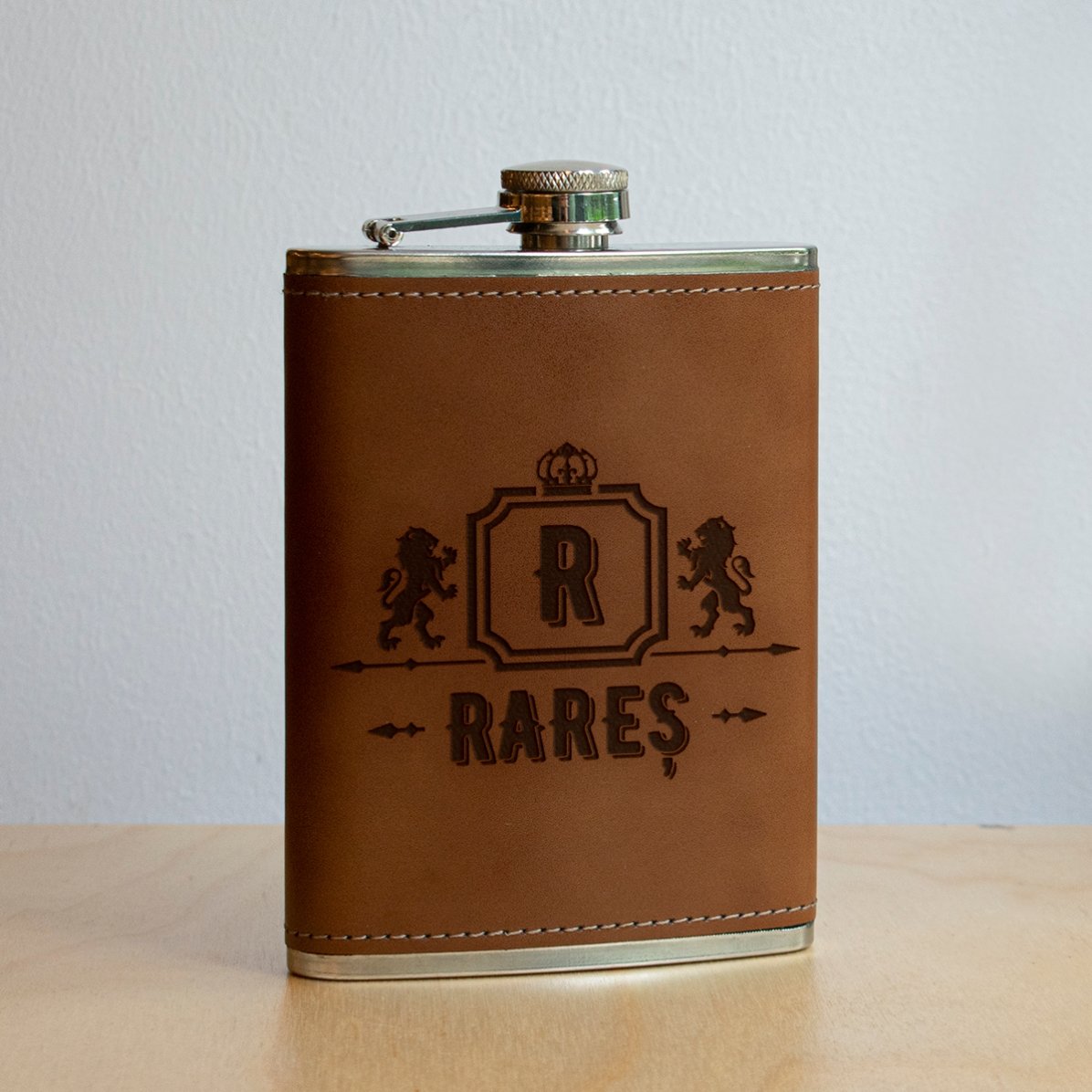 Sticlă de buzunar personalizată îmbrăcată în piele - Lion king