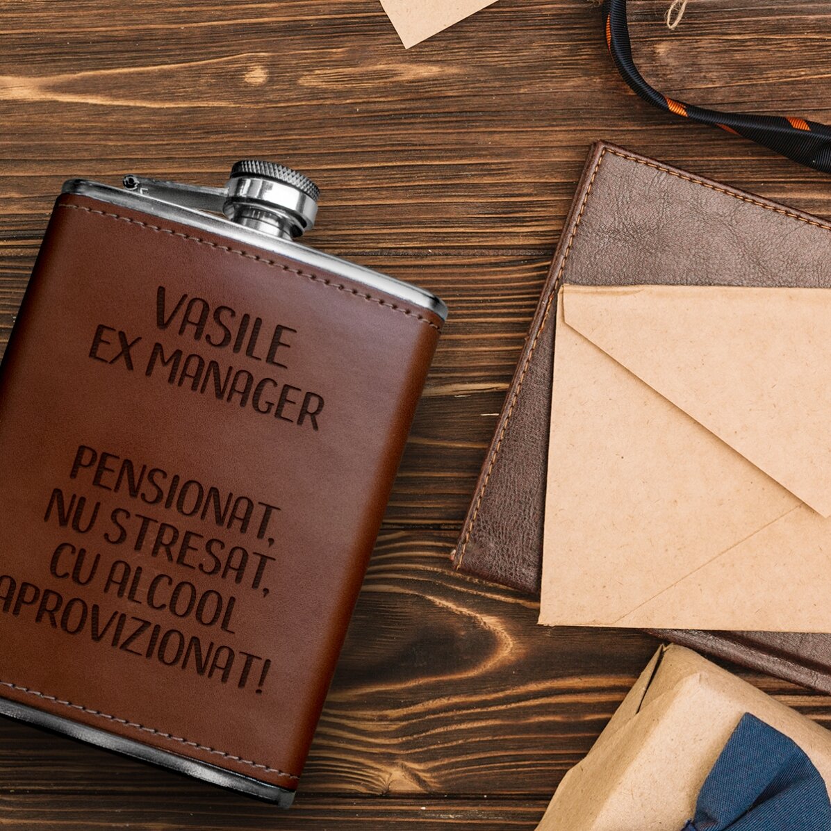 Sticlă de buzunar personalizată îmbrăcată în piele - Pensionat