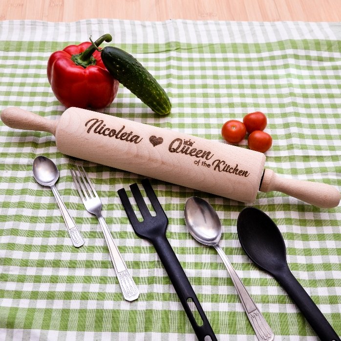 Sucitor de lemn personalizat - Queen of the Kitchen