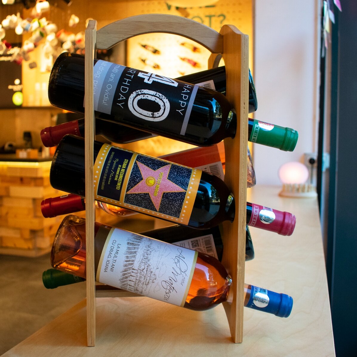 Suport din lemn pentru 6 sticle de vin avenatura