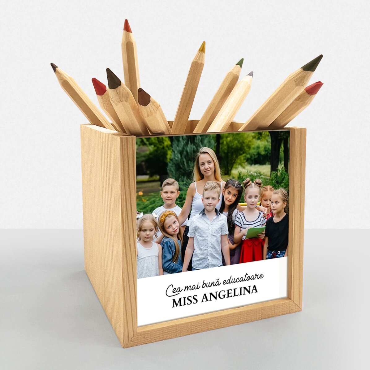 Suport pentru creioane personalizat cu o poză și mesaj