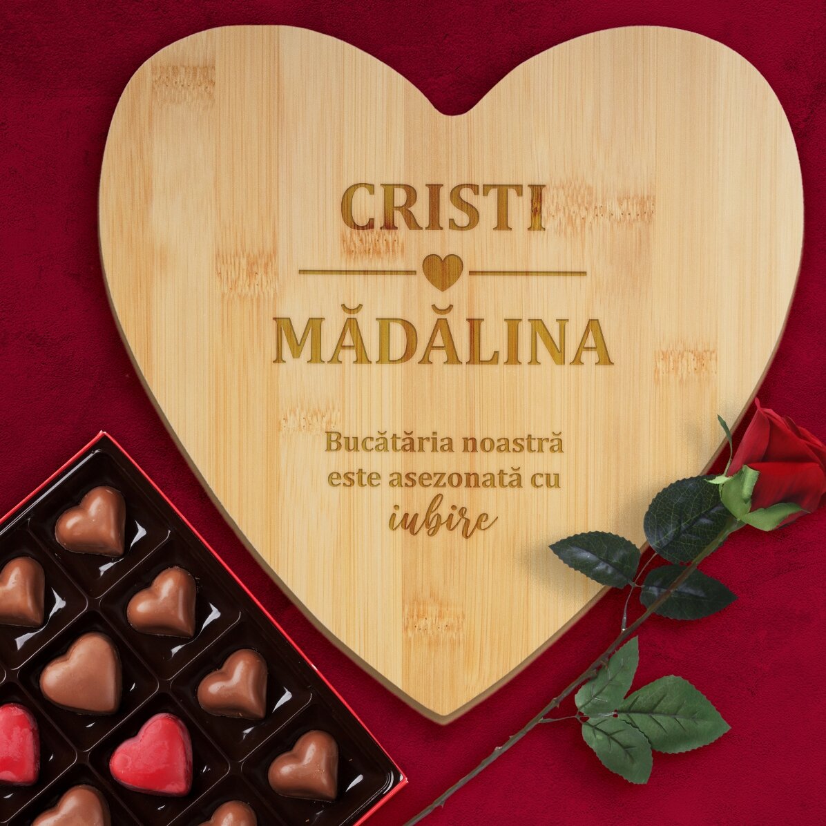 Tocător în formă de inimă personalizat cu mesaj - Bucătăria noastră