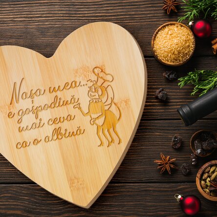 Tocător în formă de inimă personalizat cu mesaj pentru Nașă