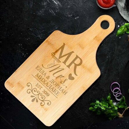 Персонализирана бамбукова дъска за рязане - Mr & Mrs
