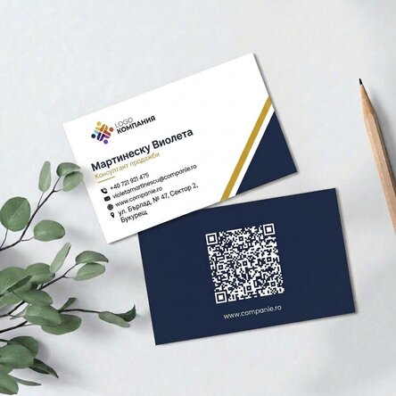 Персонализирани визитни картички на хартия, геометричен дизайн, лого и QR код