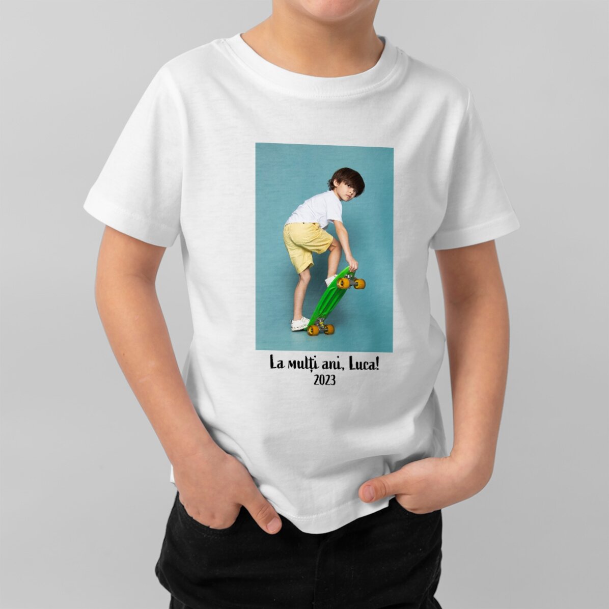 Tricou din bumbac pentru copii personalizat cu o poză portret și text