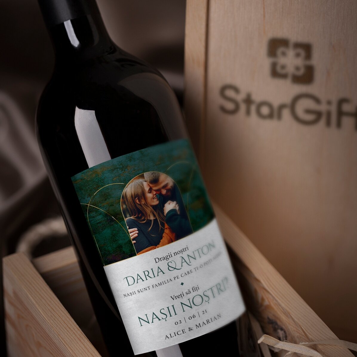 Vin personalizat cu text și 1 poze - Vreți să fiți nașii noștri?