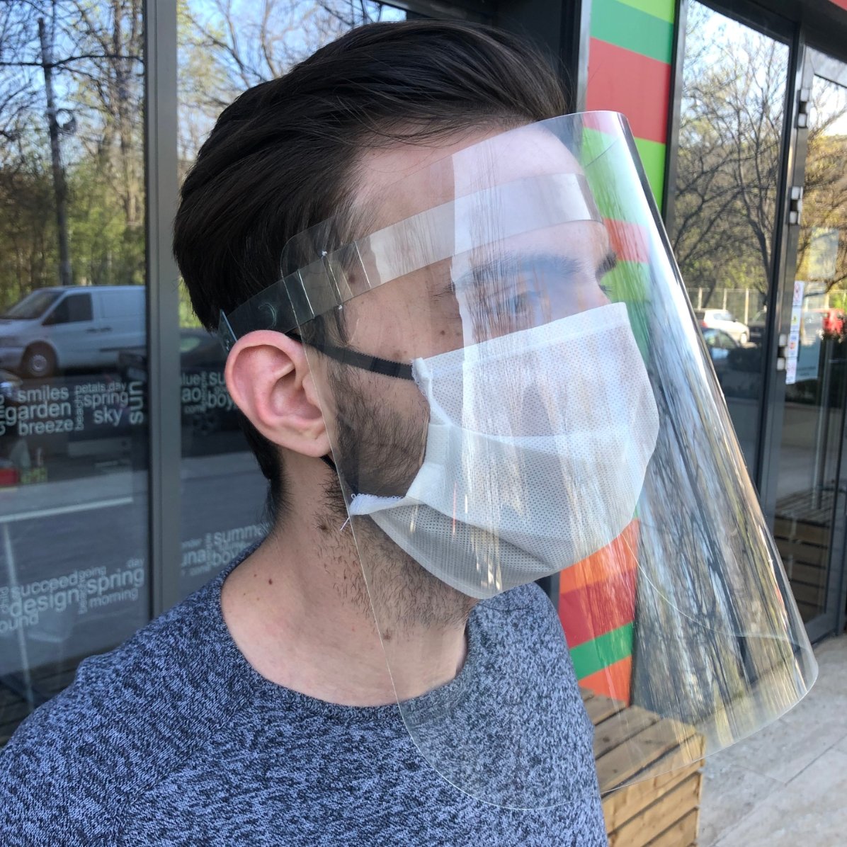 Vizieră transparentă